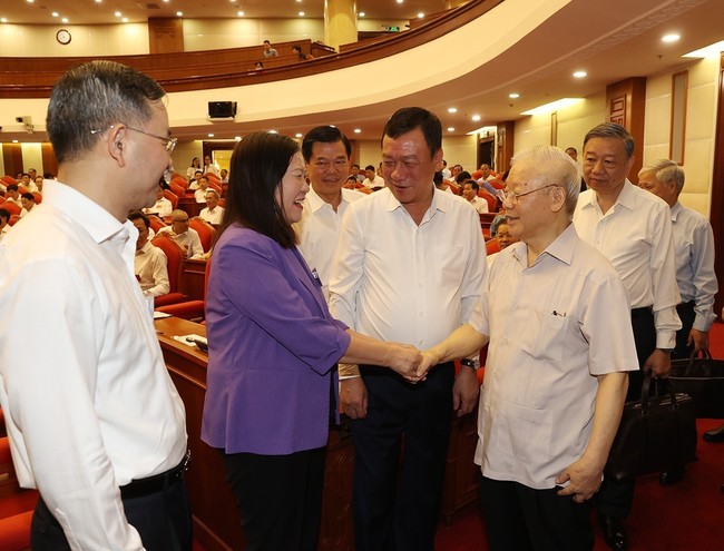 Tổng Bí thư Nguyễn Phú Trọng chủ trì Hội nghị sơ kết một năm hoạt động của Ban Chỉ đạo cấp tỉnh về phòng, chống tham nhũng, tiêu cực - Ảnh 2.