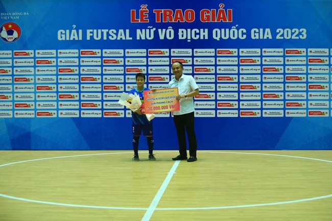 Đánh bại đội của &quot;hotgirl&quot; Trần Thị Duyên, Thái Sơn Nam TP.HCM vô địch giải futsal nữ VĐQG 2023 - Ảnh 3.