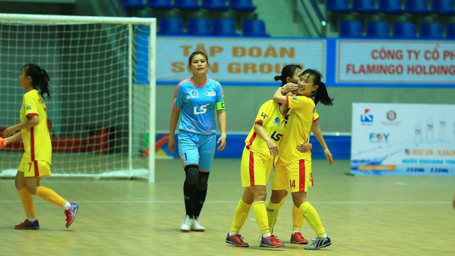 Đánh bại đội của &quot;hotgirl&quot; Trần Thị Duyên, Thái Sơn Nam TP.HCM vô địch giải futsal nữ VĐQG 2023 - Ảnh 1.