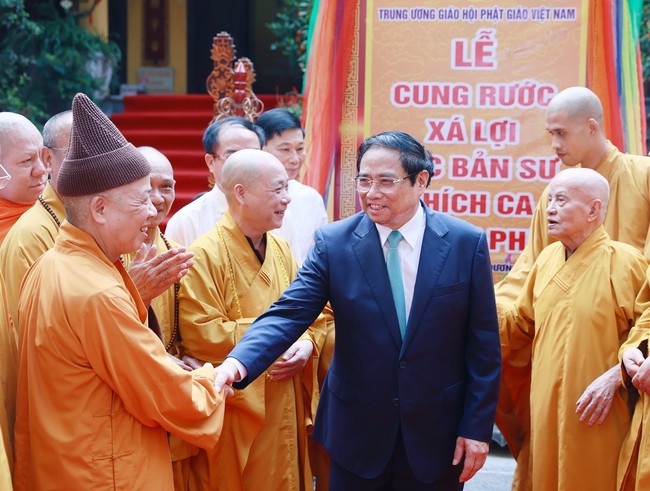 Thủ tướng Phạm Minh Chính chúc mừng Đại lễ Phật đản Phật lịch 2567 - Ảnh 1.