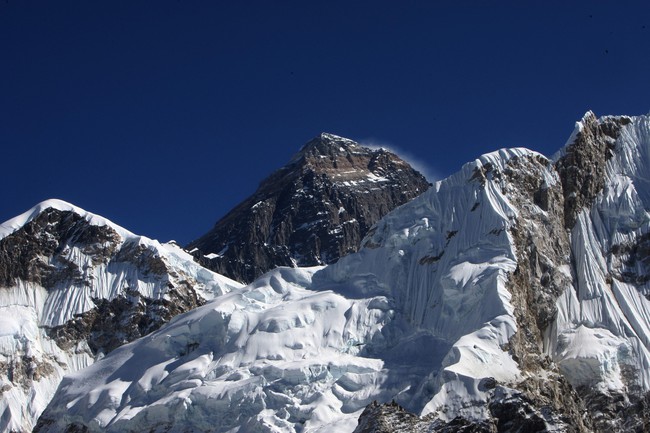 Biến đổi khí hậu: Băng trên dãy Himalaya tan nhanh hơn nhiều so với thập niên trước - Ảnh 2.