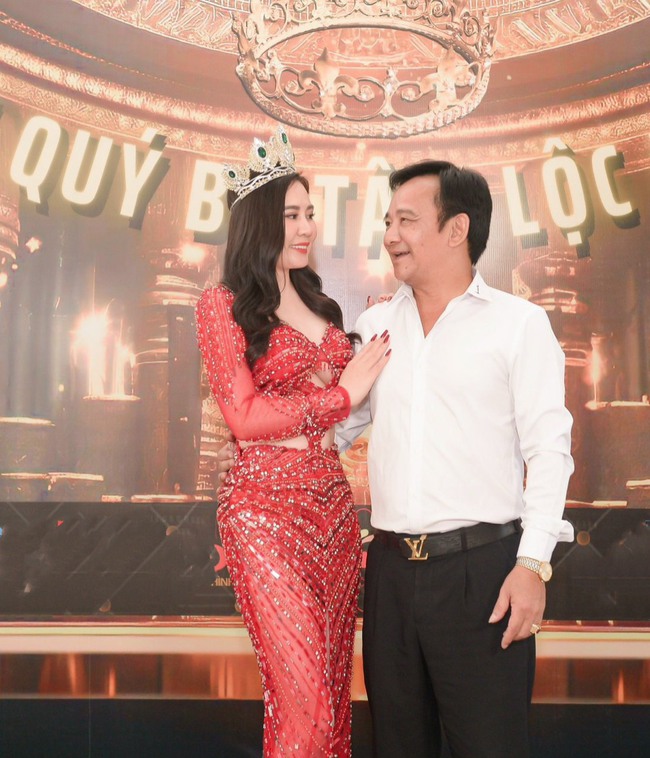 Hoa hậu Phan Kim Oanh vướng nghi vấn tình cảm với nghệ sĩ Quang Tèo - Ảnh 1.