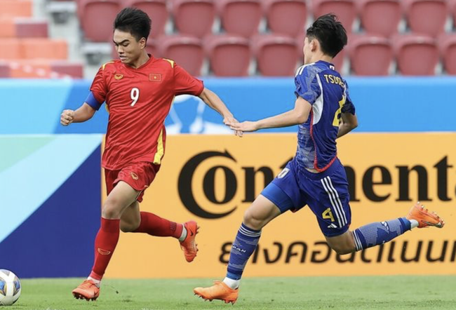 Lượt trận 2 bảng D VCK U17 châu Á 2023, U17 Việt Nam 0-4 U17 Nhật Bản: Vỡ trận sớm - Ảnh 1.