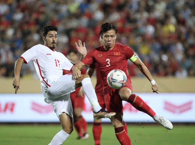 ĐT Việt Nam thăng tiến trên BXH FIFA, hơn kình địch Thái Lan gần hai chục bậc - Ảnh 3.
