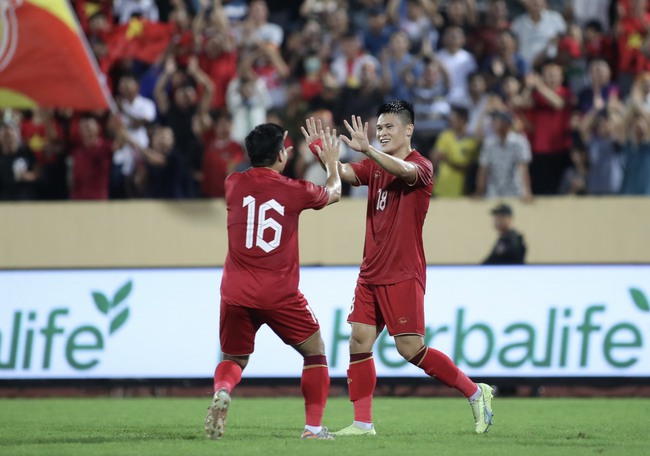 Bóng đá Việt Nam ngày 21/6: Tuyển Việt Nam không tăng hạng FIFA dù thắng 2 trận - Ảnh 2.