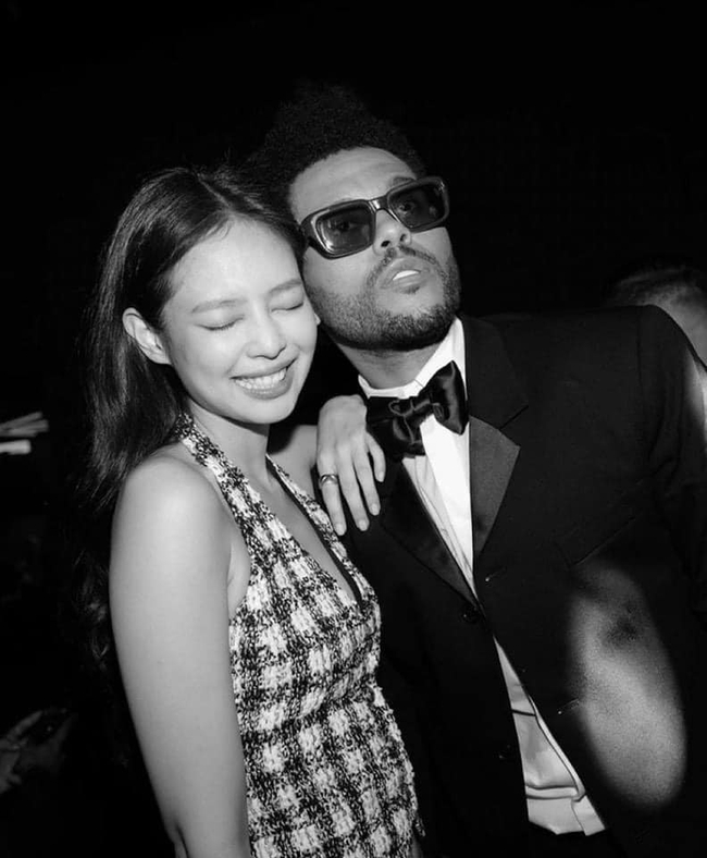 Bài hát của Jennie Blackpink và The Weeknd gây tranh cãi vì lời dung tục - Ảnh 1.