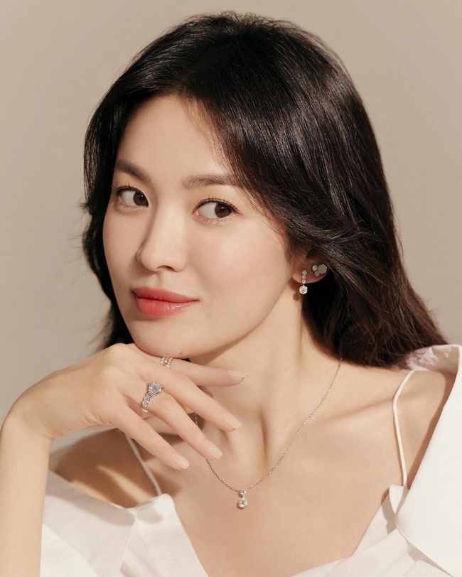Đồng nghiệp tiết lộ chi tiết Song Joong Ki phải lòng vợ ngoại quốc - Ảnh 3.