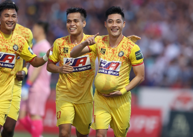 Vòng 12 Night Wolf V-League 2023: &quot;Đại chiến&quot; vì ngôi đầu - Ảnh 1.