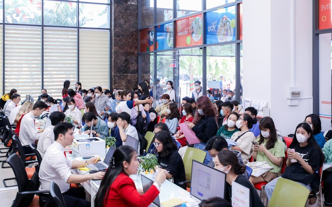 Nhiều trường đại học ở TP Hồ Chí Minh công bố điểm trúng tuyển sớm - Ảnh 2.
