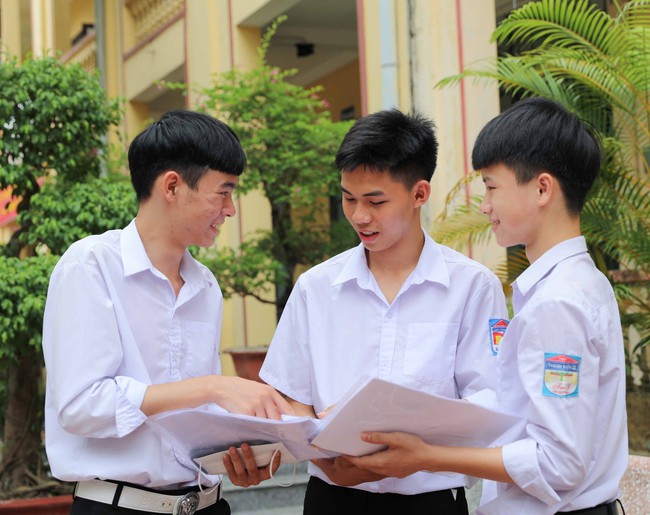 Nhiều trường đại học ở TP Hồ Chí Minh công bố điểm trúng tuyển sớm - Ảnh 1.