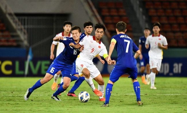 U17 Việt Nam bị loại, Nhật Bản và Ấn Độ tạo trận cầu 12 bàn không tưởng - Ảnh 2.