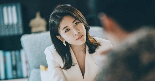 ‘Hoàng hậu Ki’ Ha Ji Won cô độc ở tuổi 45, từng bị nghi ‘giật bồ’ Song Hye Kyo - Ảnh 17.