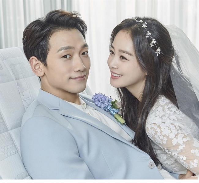 Những sao Hàn đình đám kết hôn với tình đầu đẹp như mơ: Son Ye Jin, Bi Rain - Ảnh 5.