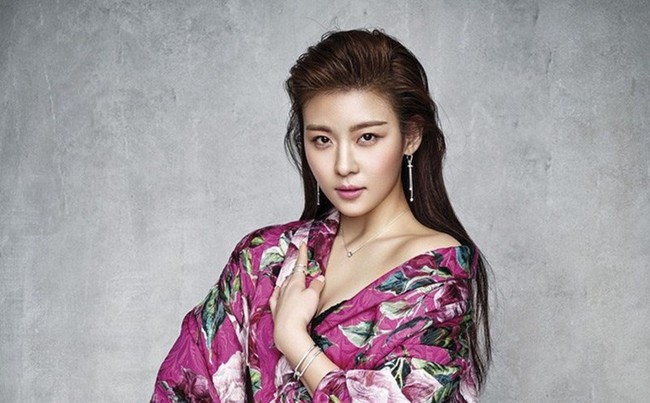 ‘Hoàng hậu Ki’ Ha Ji Won cô độc ở tuổi 45, từng bị nghi ‘giật bồ’ Song Hye Kyo - Ảnh 3.