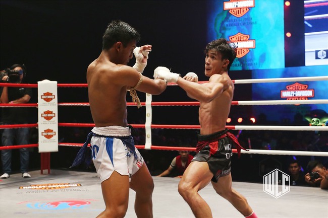 Nguyễn Trần Duy Nhất thắng áp đảo võ sĩ Malaysia, được CĐV khen ngợi vì đánh nương tay khi đối thủ phế 1 chân - Ảnh 3.