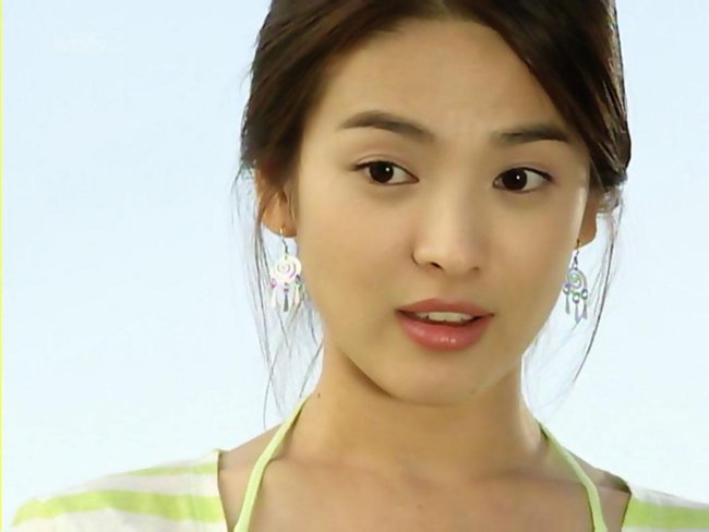 Sau ly hôn, Song Hye Kyo trở lại cuộc sống với danh sách tình tin đồn ồn ào - Ảnh 4.