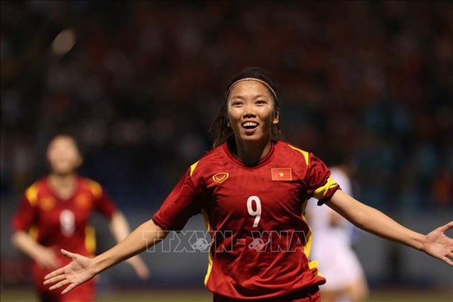 Thanh Nhã, Huỳnh Như và Hoàng Thị Loan xuất hiện với thần thái như… siêu mẫu sau trận đấu vang dội trước đội bóng số 2 thế giới - Ảnh 3.