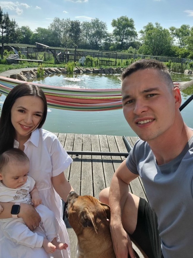 Filip Nguyễn cùng vợ con
