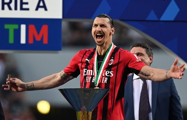 AC Milan chia tay Ibrahimovic: San Siro còn mãi một tượng đài - Ảnh 1.
