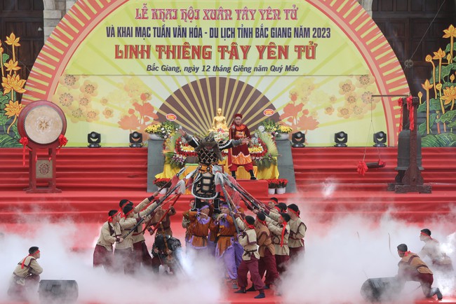 Chị Hằng biên tập - Cuộc thi sáng tác biểu trưng và khẩu hiệu cho du lịch Bắc Giang - Ảnh 1.