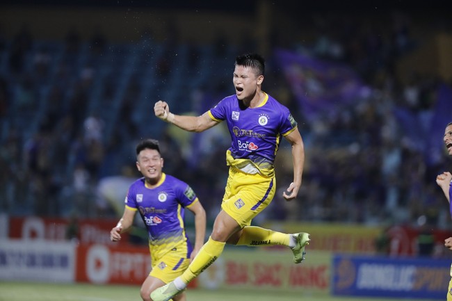 Tuấn Hải tỏa sáng đúng lúc, Hà Nội thắng nhọc Nam Định, vươn lên top 2 trên BXH V-League - Ảnh 3.