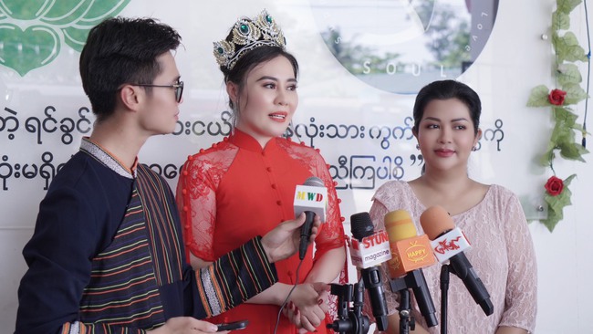Hoa hậu Phan Kim Oanh trở lại Myanmar sau 7 tháng đăng quang - Ảnh 2.