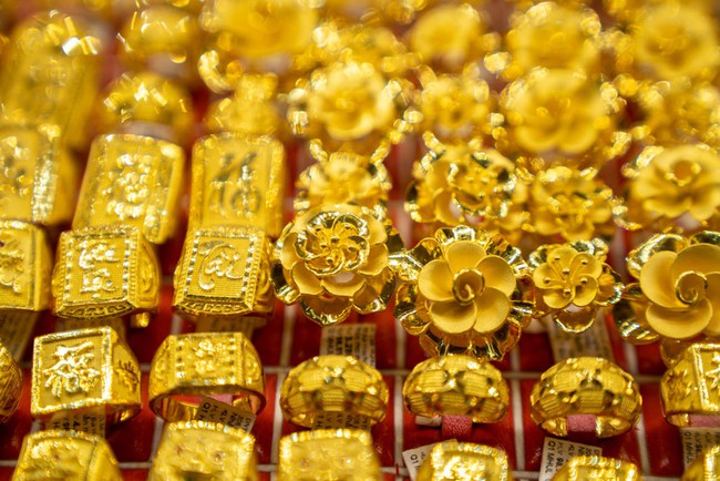 Giá vàng sáng 5/6 giao dịch dưới mốc 67 triệu đồng/lượng - Ảnh 1.