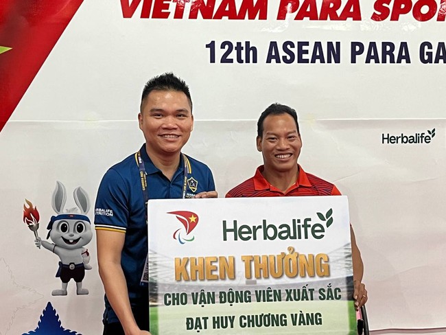 Herbalife Việt Nam thưởng nóng cho vận động viên đạt Huy Chương Vàng tại ASEAN Para Games 2023 tại Campuchia - Ảnh 1.
