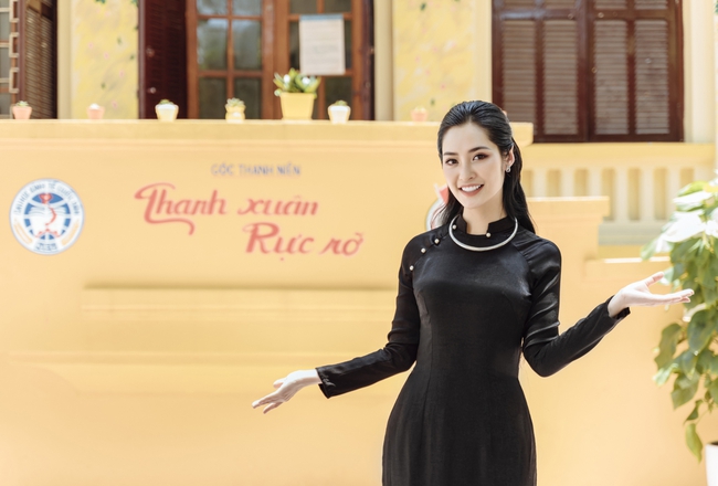 Hoa hậu Nông Thúy Hằng nhận bằng tốt nghiệp loại Giỏi, đập tan tin đồn về học vấn - Ảnh 2.