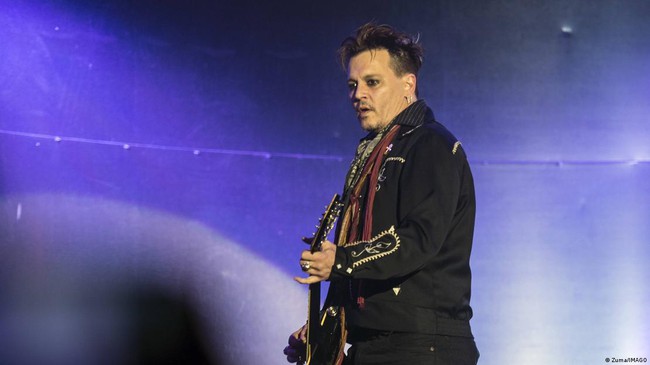 Johnny Depp 60 tuổi: Trở lại với 'mối tình đầu' rock'n'roll - Ảnh 8.