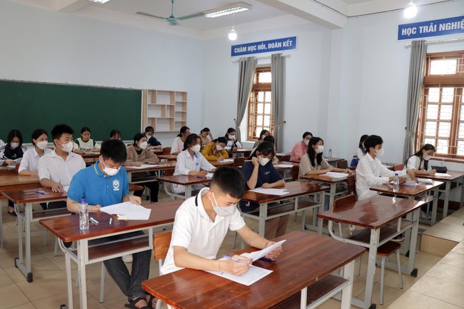 Hôm nay (9/6), 116.000 thí sinh Hà Nội làm thủ tục dự thi vào lớp 10 - Ảnh 4.