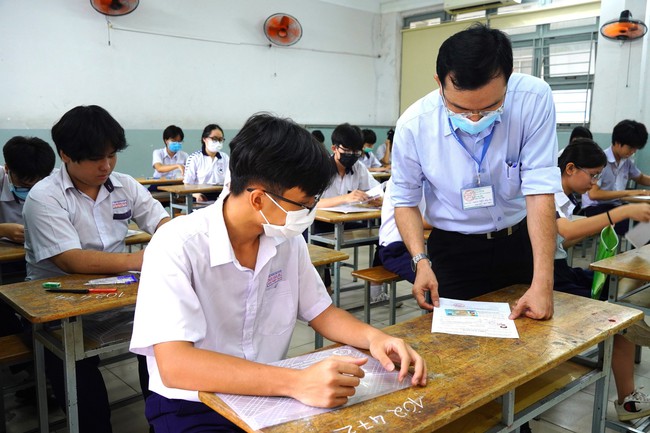 Sở Giáo dục và Đào tạo Thành phố Hồ Chí Minh phản hồi về đề thi môn Toán vào lớp 10 công lập - Ảnh 1.