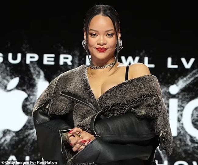 Rihanna là nữ nghệ sĩ đầu tiên có 10 bài hát đạt tỷ lượt stream trên Spotify dù không có album mới trong 7 năm - Ảnh 1.