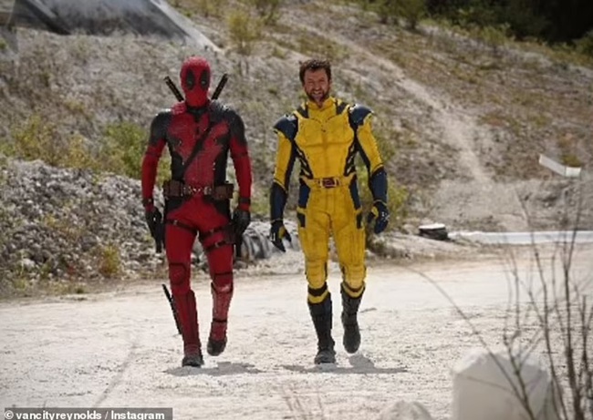 Hugh Jackman trở lại với vai Wolverine, đang quay những cảnh chiến đấu hoành tráng trên bãi biển Anh - Ảnh 5.