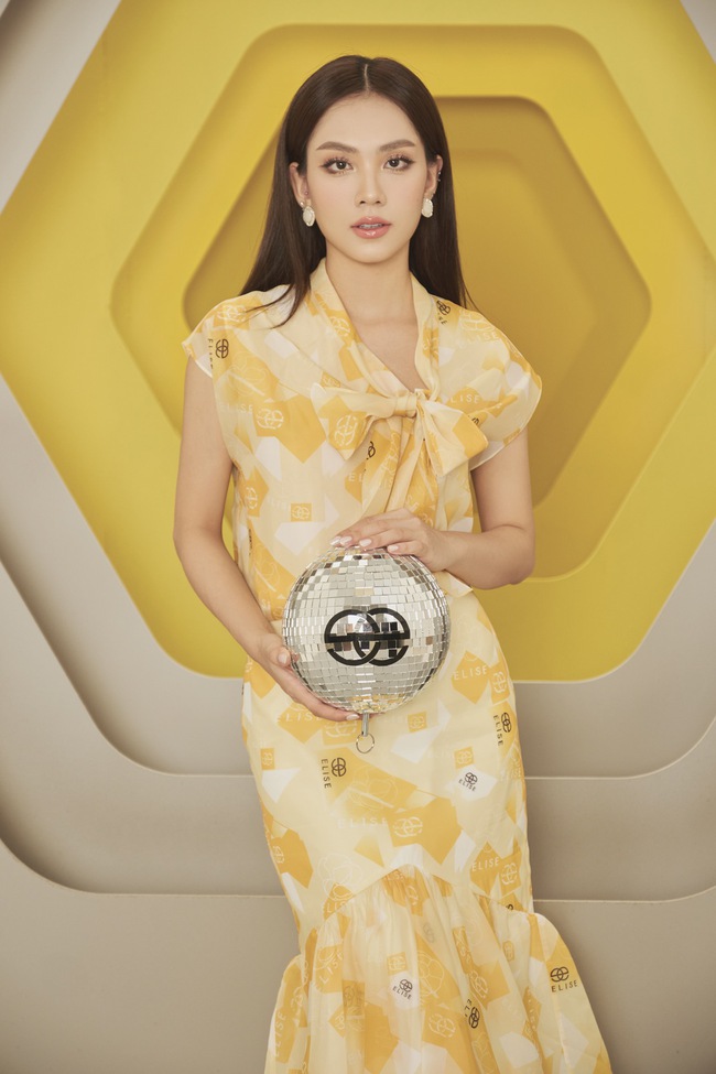 Hoa hậu Mai Phương cuốn hút trong mọi khung hình trong BST Iconic - Ảnh 1.
