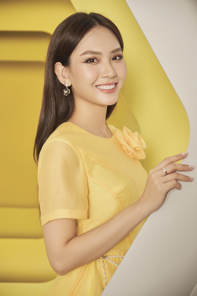 Hoa hậu Mai Phương cuốn hút trong mọi khung hình trong BST Iconic - Ảnh 3.