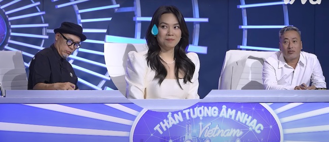 Vietnam Idol 2023 tập 2: Xuất hiện ‘người quen’, Mỹ Tâm ‘thiếu bình tĩnh’ trước trai đẹp - Ảnh 1.