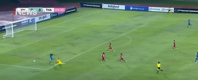 Trọng tài Việt Nam rút thẻ đỏ với cầu thủ Indonesia ngay phút thứ 3, HLV xứ vạn đảo chỉ trích sau thất bại 1-7 - Ảnh 2.