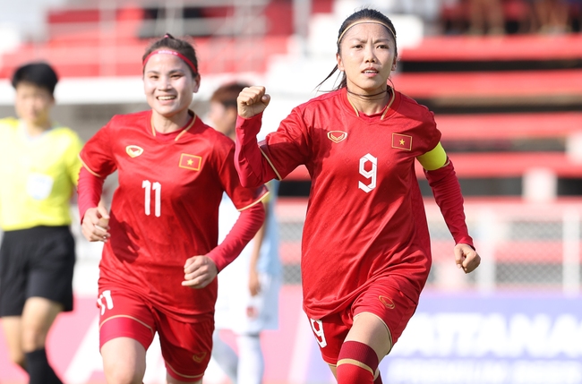 Bóng đá Việt Nam 19/7: Huỳnh Như để ngỏ khả năng tới Singapore, cầu thủ Việt kiều kêu cứu - Ảnh 2.