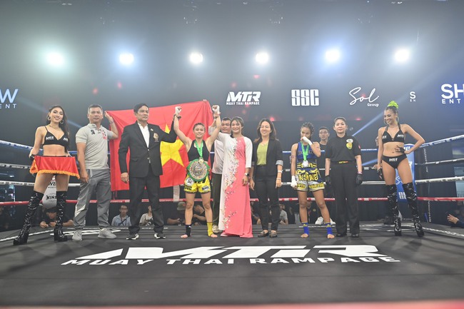 Hữu Hiếu, Minh Phát nốc ao đối thủ ngoại, giành đai WBC ngay tại sân nhà  - Ảnh 3.
