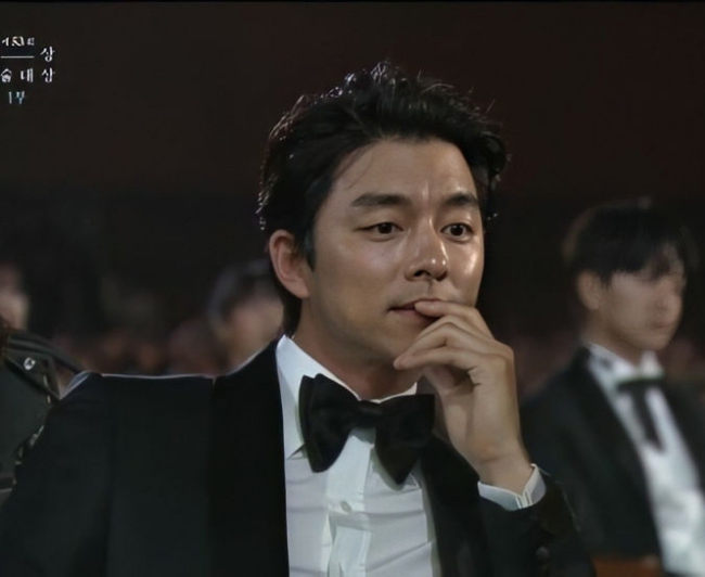 Gong Yoo quay trở lại màn ảnh: Nam thần hội tụ đầy đủ nhan sắc và tài năng - Ảnh 8.