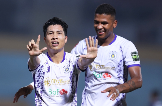 Hà Nội FC 4-2 Bình Định: Bản lĩnh của nhà vô địch - Ảnh 1.