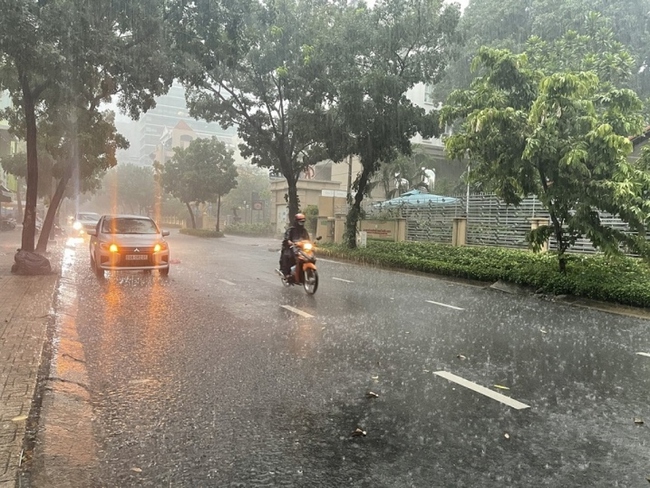 Ứng phó với bão số 1: Bão số 1 cách Móng Cái (Quảng Ninh) khoảng 140 km - Ảnh 2.