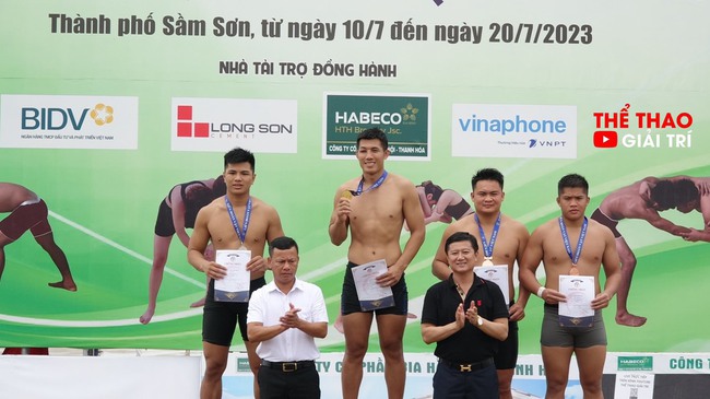 Chàng trai Hải Phòng lại giành Huy chương Vàng tại Vật bãi biển, lần đầu tiên tổ chức ở Việt Nam - Ảnh 2.