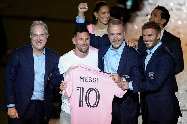 Lionel Messi 'ủ mưu' lập 'tổ hưu trí' Barcelona tại Inter Miami - Ảnh 2.