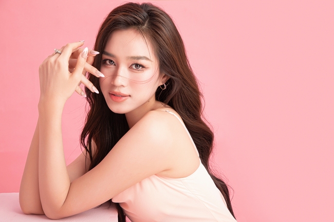 Hoa hậu Đỗ Thị Hà đón sinh nhật tuổi 22 bằng bộ ảnh mới khoe nhan sắc xinh đẹp ngọt ngào - Ảnh 4.