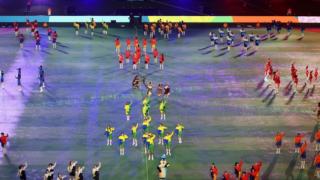 Chùm ảnh lễ khai mạc World Cup 2023: Ngắn gọn nhưng ấn tượng nhưng đầy sắc màu - Ảnh 6.