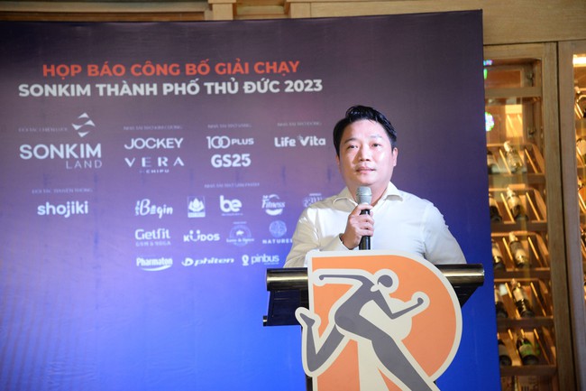 Chi Pu cùng 4 nghìn người dự Giải chạy Sơn Kim Thành phố Thủ Đức 2023 - Ảnh 2.