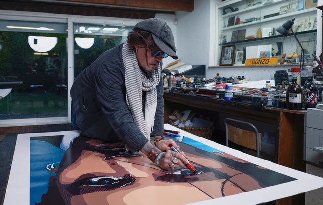 Bức chân dung Johnny Depp tự vẽ trong 'thời kỳ đen tối' được rao bán - Ảnh 2.