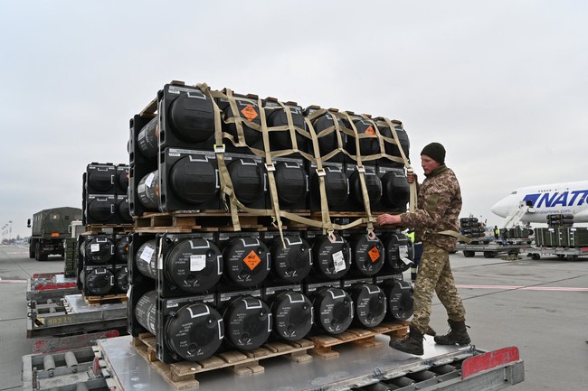 Mỹ thông báo viện trợ quân sự 400 triệu USD cho Ukraine - Ảnh 1.